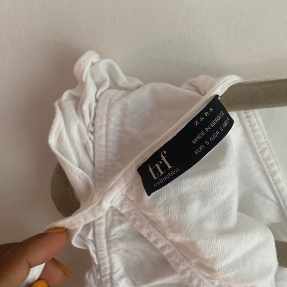 Sleeveless Deep V White Top - Picture 3 of 4